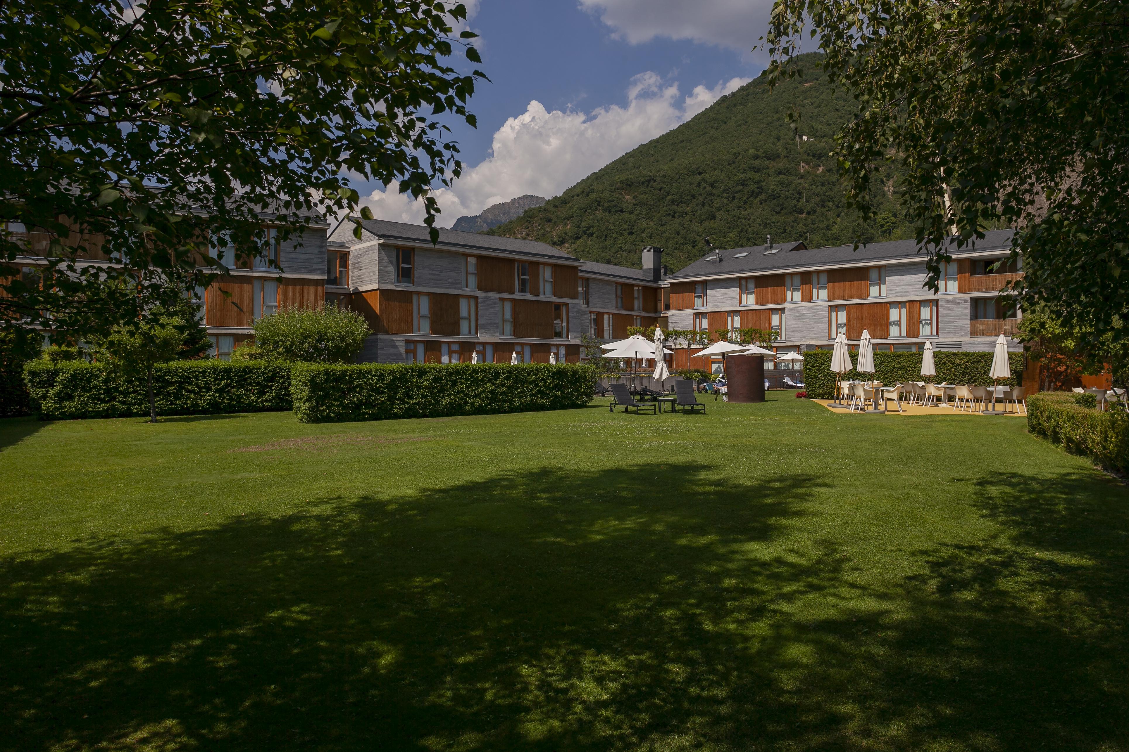 Tierra De Biescas Hotel Exterior photo