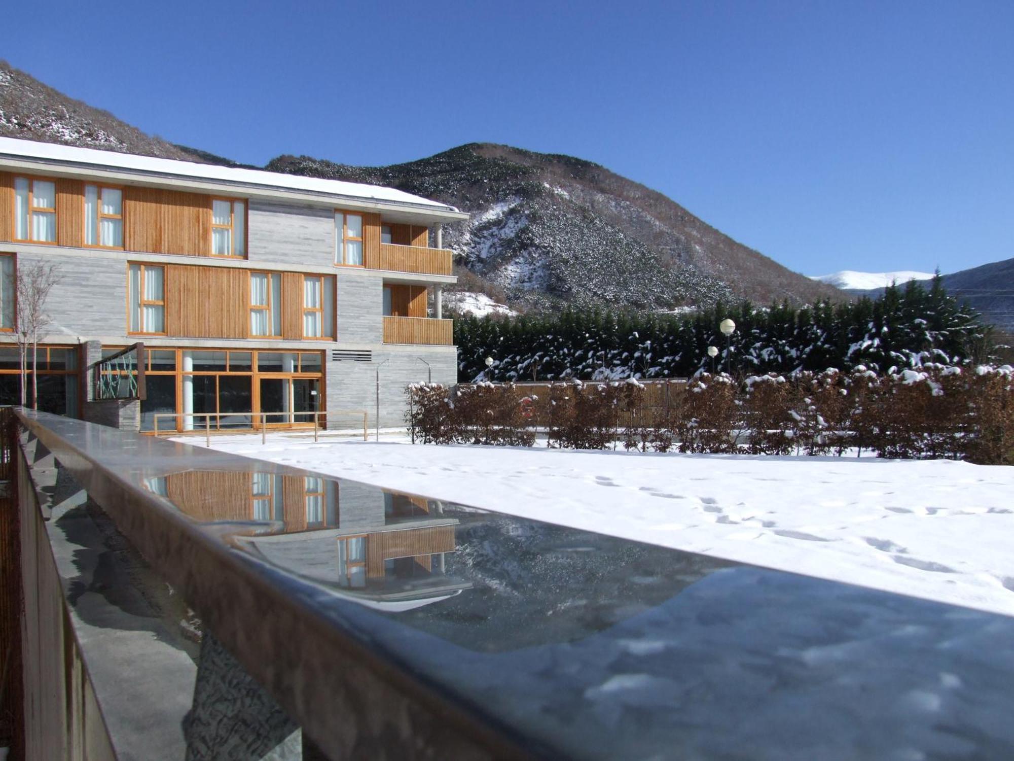 Tierra De Biescas Hotel Exterior photo