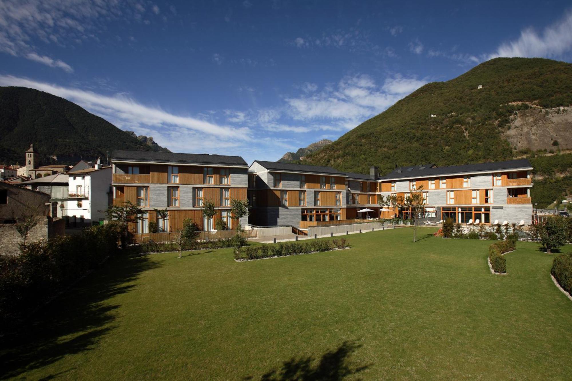Tierra De Biescas Hotel Exterior photo