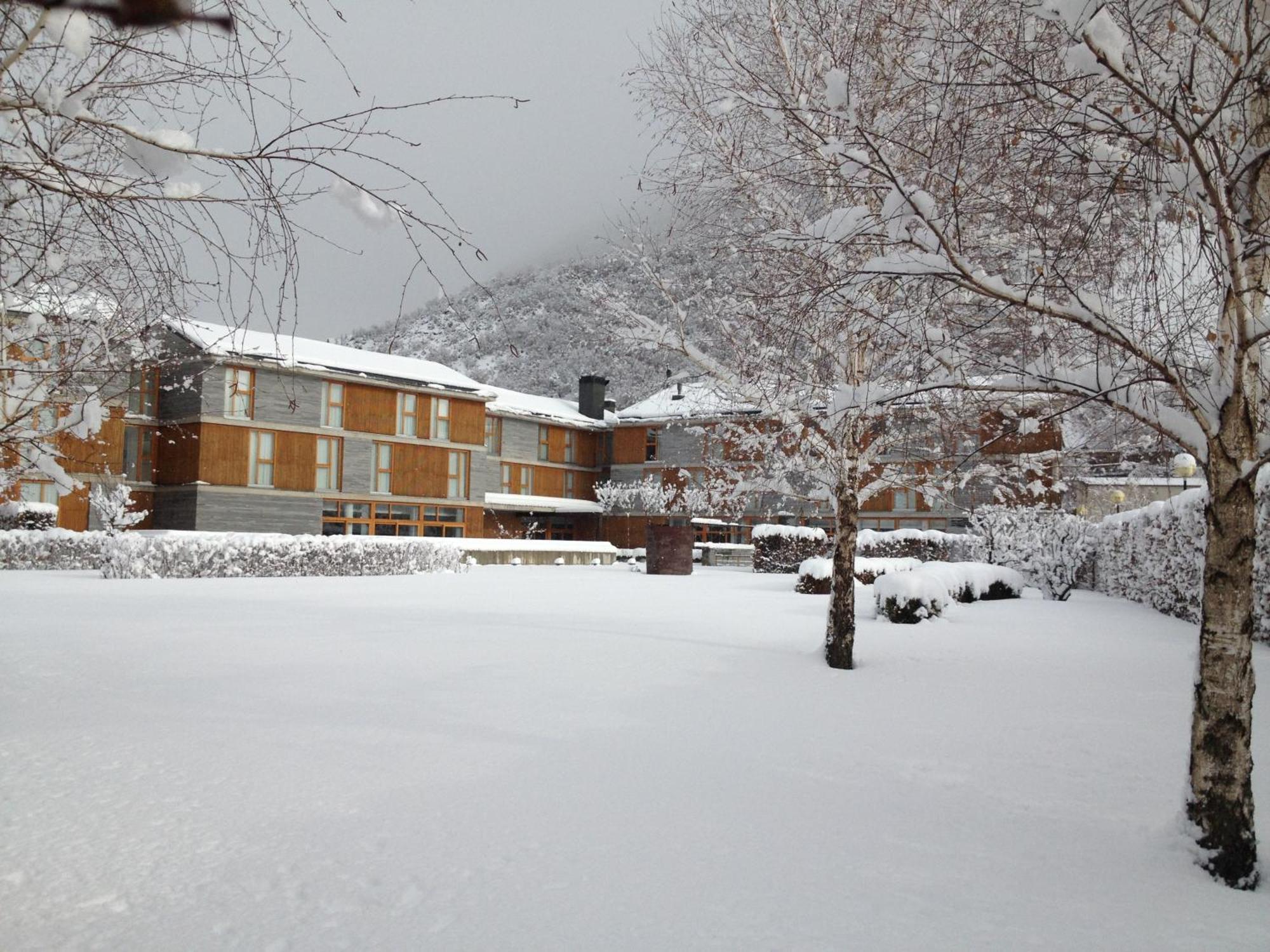 Tierra De Biescas Hotel Exterior photo